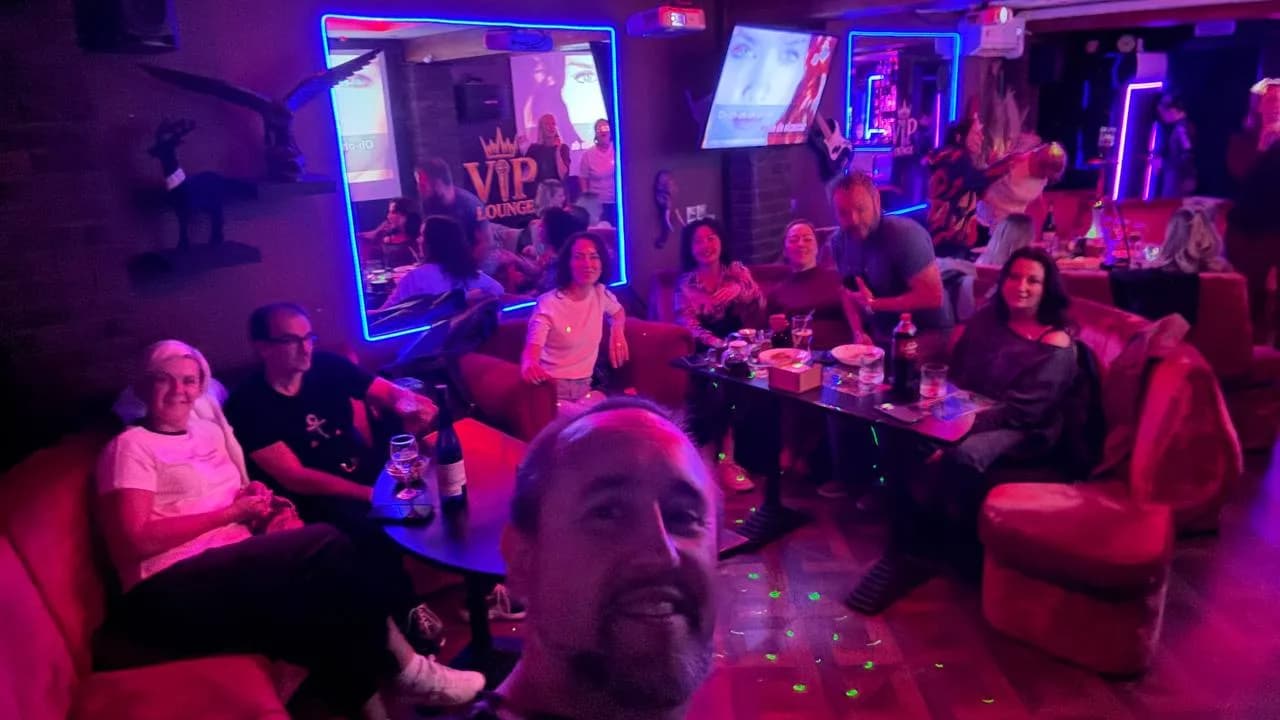 В ПЯТНИЦУ — КАРАОКЕ! ДАВАЙТЕ СПОЁМ ВСЕ ВМЕСТЕ!, фото 2